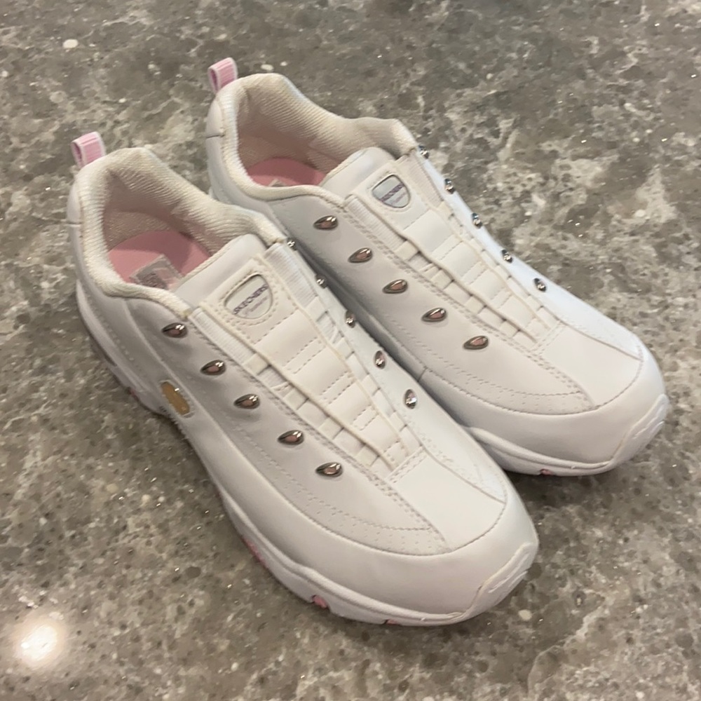 NWOT Skechers premier sport slip on sneakers